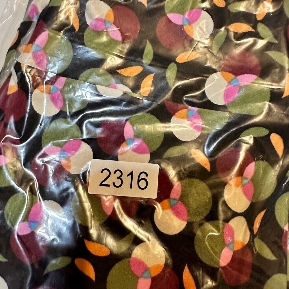 LuLaRoe Solid Black Background Round Circles Patt… - image 8